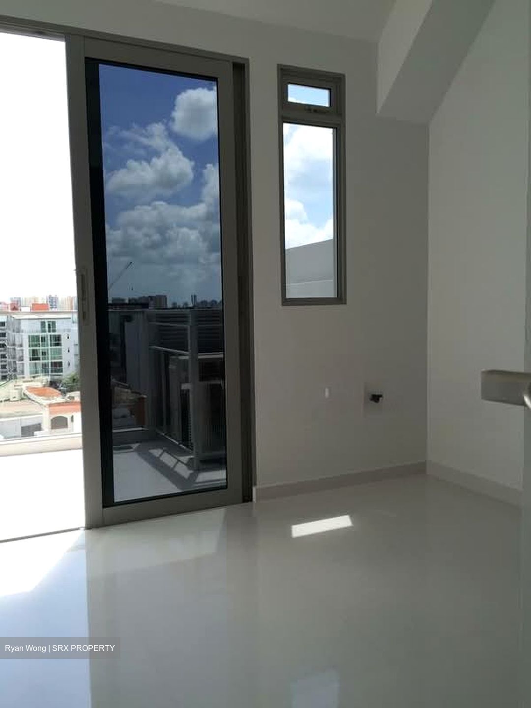 # 1 Loft (D14), Apartment #570276541